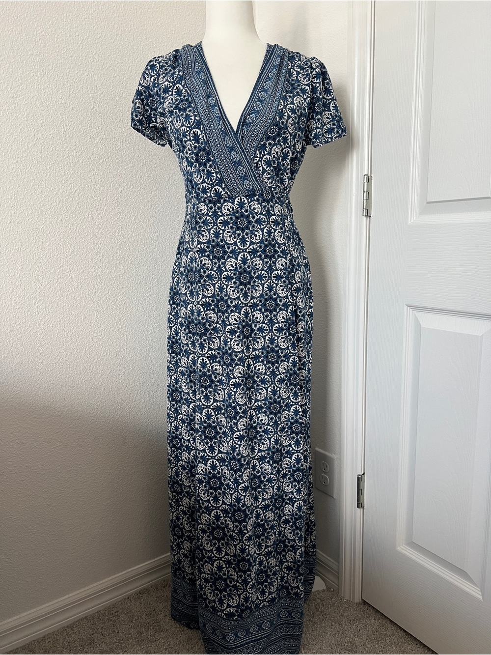 Aakaa Blue White Floral Maxi Dress S Boho Coastal Vacation
